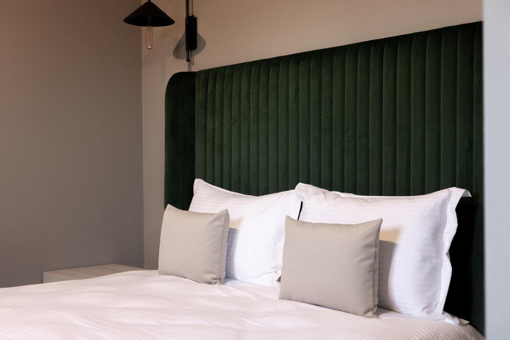 R.Hotel تشيرنيفتسي المظهر الخارجي الصورة
