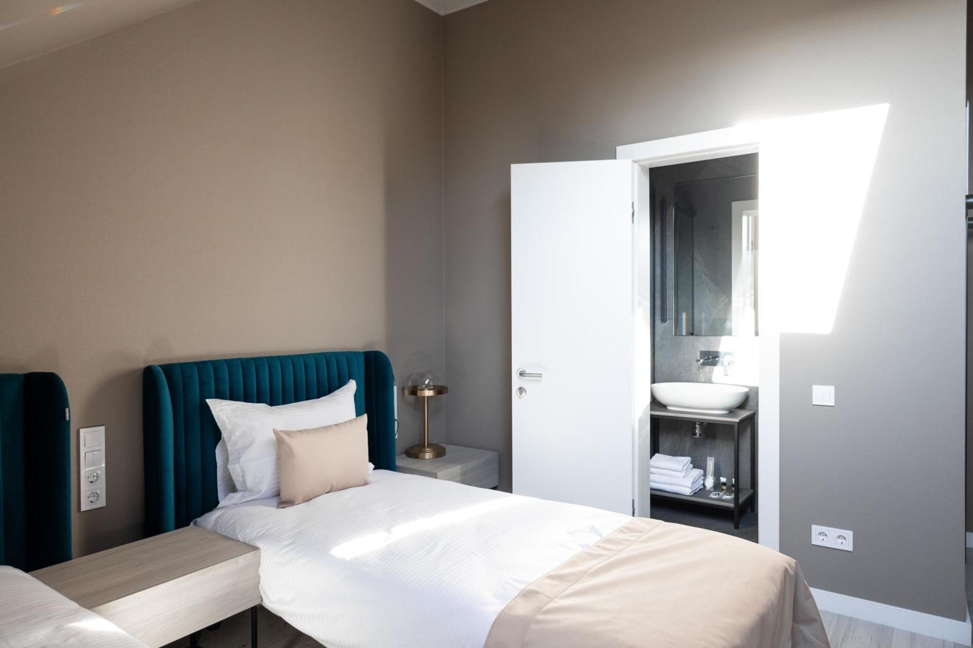 R.Hotel تشيرنيفتسي المظهر الخارجي الصورة