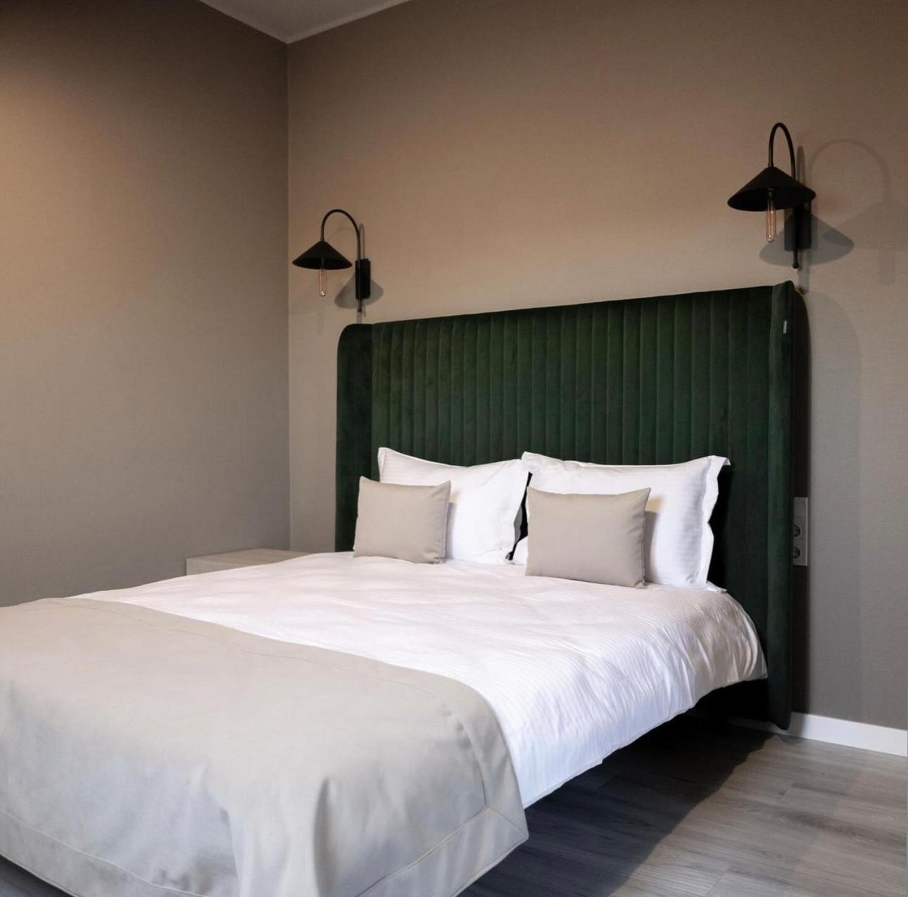 R.Hotel تشيرنيفتسي المظهر الخارجي الصورة