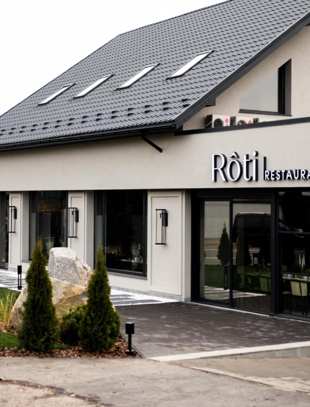 R.Hotel تشيرنيفتسي المظهر الخارجي الصورة